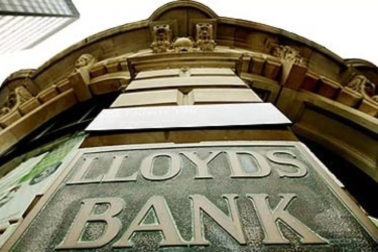 Lloyds: Direktori, vratite dva milijuna funti bonusa!