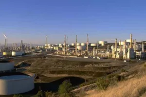 Strah za opskrbu lansirao naftu nadomak 124 dolara