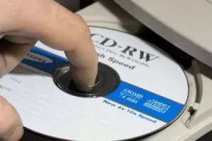 Svaki drugi program instaliran u 2011. bio je nelicenciran