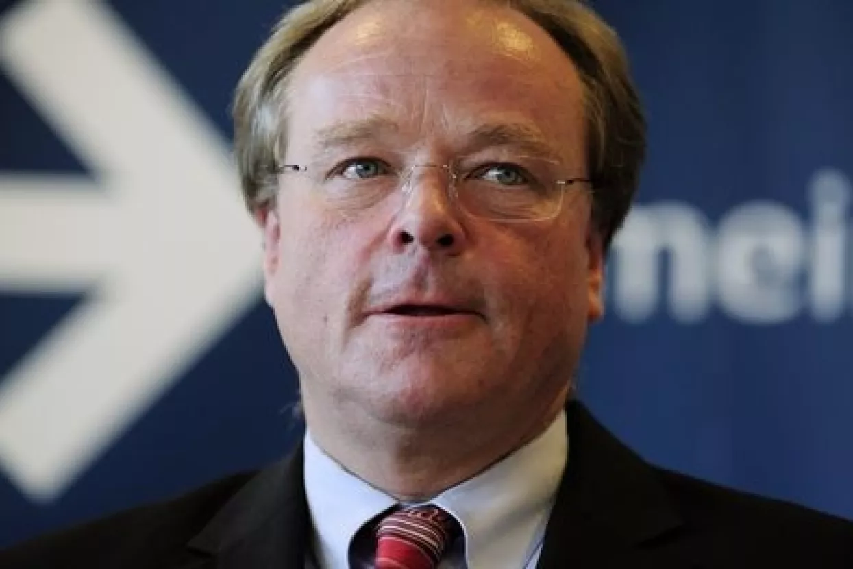 Ministar, tajna služba i leteći tepih