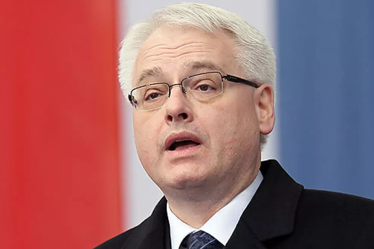 Josipović preko Facebooka mami investitore