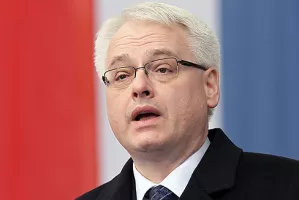 Josipović preko Facebooka mami investitore
