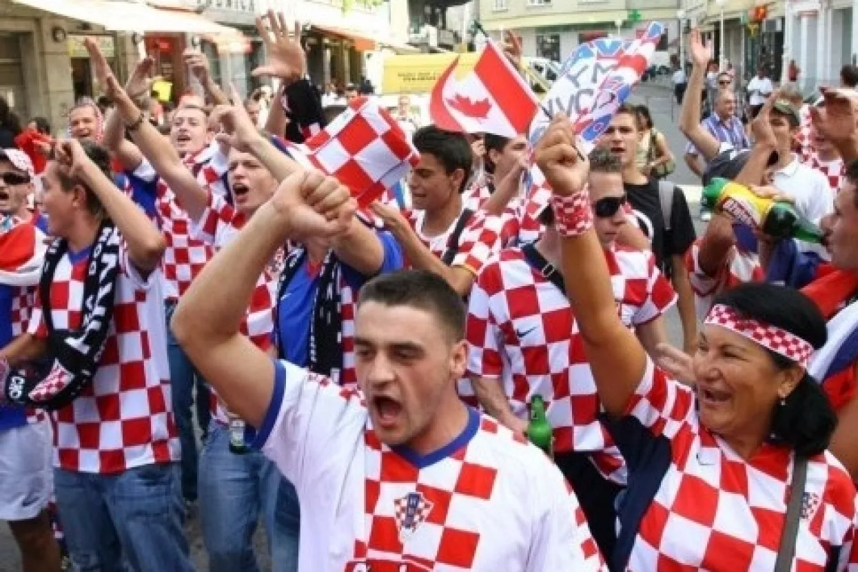 Hrvatske navijače u Poznanju dočekali raspjevani Irci