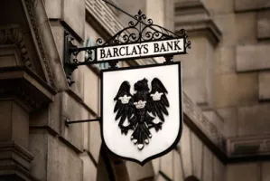 Nakon što je vrh Barclaysa podnio ostavku, dionice ojačale 3,4 posto