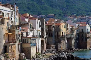 Monti: Sicilija je na rubu propasti