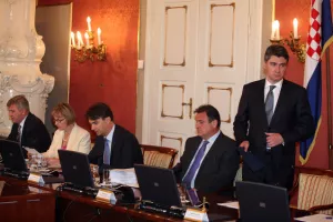 Vladina nova agencija naručuje 1,8 milijuna kuna vrijedne aute