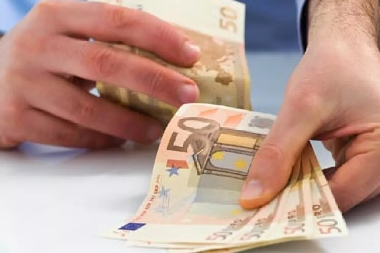 Ulagači spremni platiti da bi posudili novac Europskom fondu