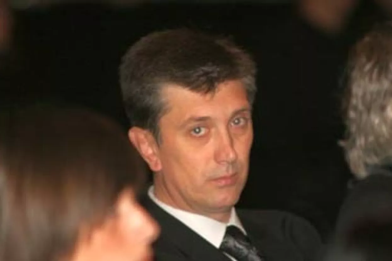 'Rixecker može dobiti 5 tisuća eura kredita, kako će kupiti MIV?'