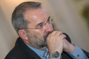 'Nikada Sanaderu nisam poklonio ni bombonijeru, a kamo li dvije slike'