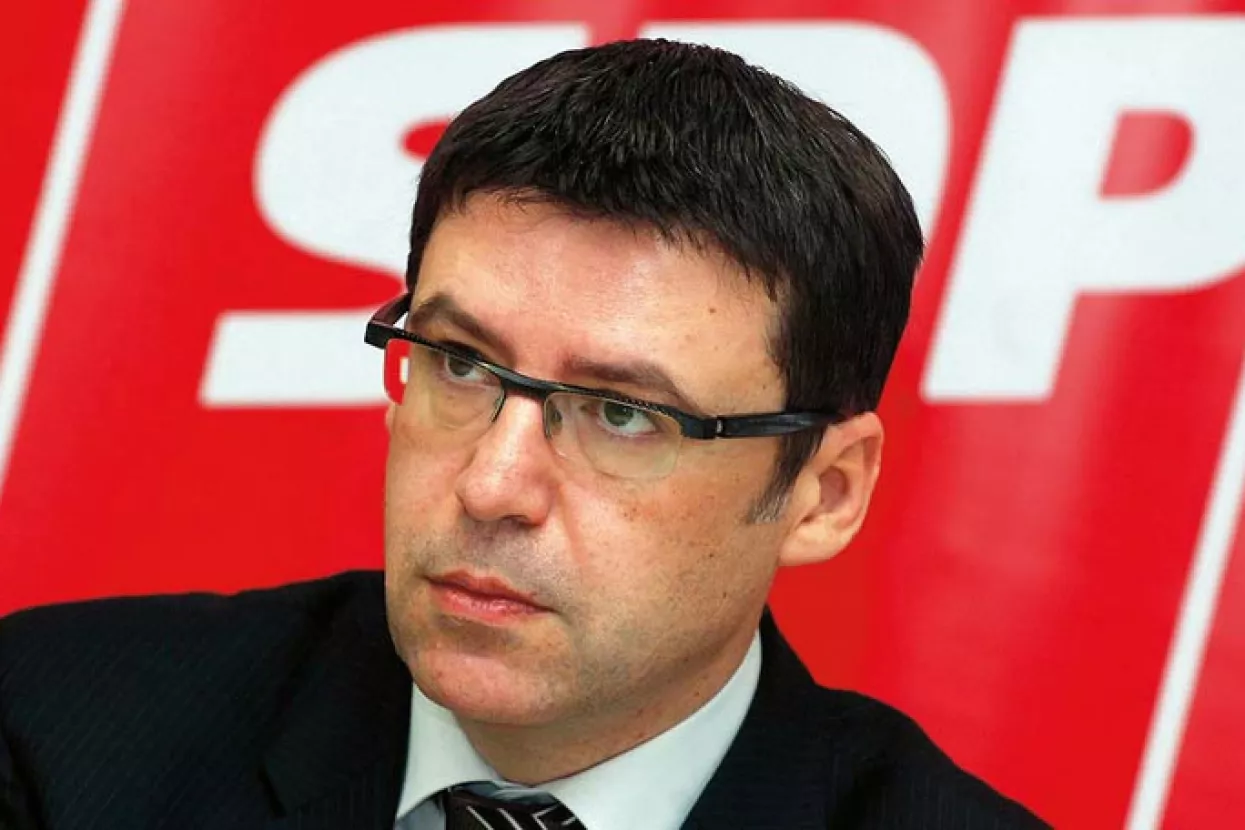 Jovanović učiteljima: Sindikati su vam smanjili plaće!