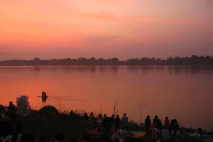 Phon Phisai: Mitska zmija riga vatrene kugle