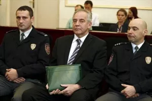 Fimi Media naručila je 1000 vjetrovki s logom HDZ-a