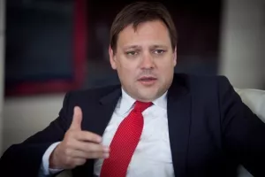 Nema smisla u isto vrijeme prodavati Mercator i monetizirati nekretnine