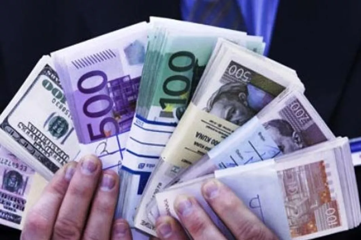 Najbolje je rasporediti novac u više oblika štednje i nekoliko valuta