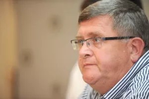 Obersnel osniva mini holding?