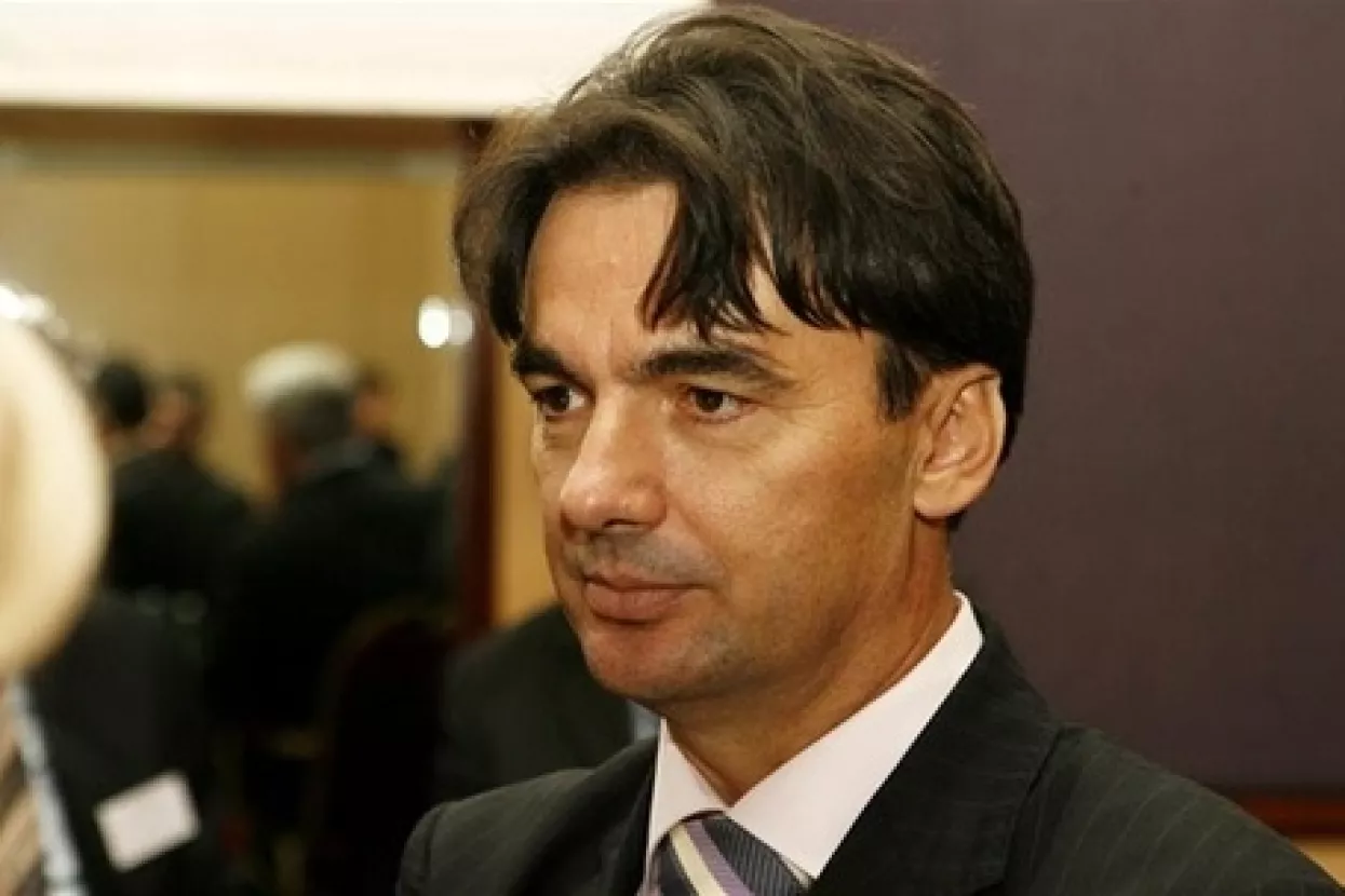 Stanje u državnim tijelima i poduzećima katastrofalno