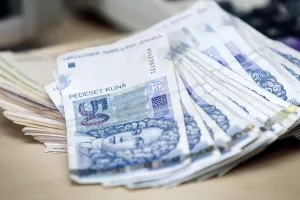 Dobit banaka u Hrvatskoj pala 26,8 posto