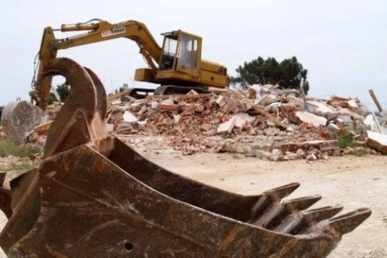 Započelo rušenje na Viru