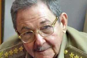 Castro ide Papinim stopama?