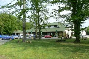 Doveli djecu da porezna ne zatvori kafić