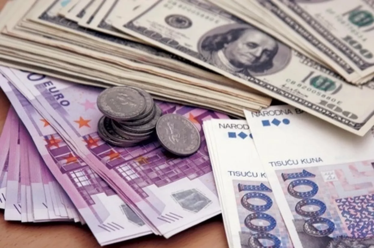 Ukidanje cenzusa traže novinskim oglasom