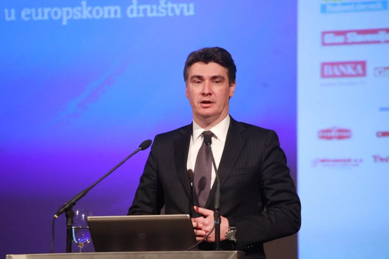 Imamo kružni tok, ali nismo izletjeli s ceste