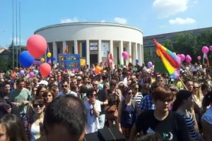 Homofob Bozanić, homofrend Kekin