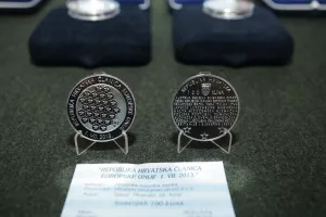 FOTO: Ovako je HNB obilježio ulazak Hrvatske u EU