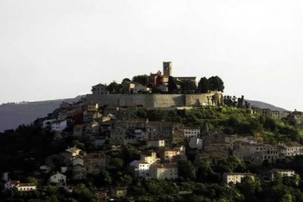 Pet dana i noći filma, glazbe i tuluma