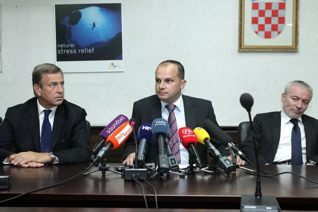 Francuzi i dalje tapkaju u mjestu