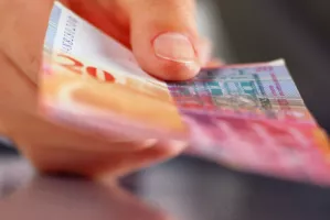 Švicarska središnja banka kani i dalje braniti tečaj franka