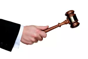 Sudac Kolakušić predaje zahtjev za ocjenu ustavnosti