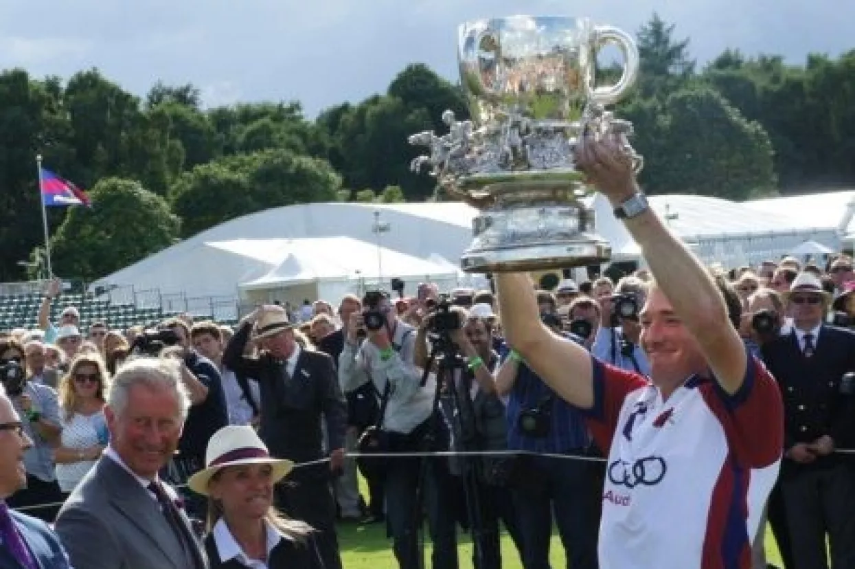 Vina Feravina predstavljena engleskim aristokratima