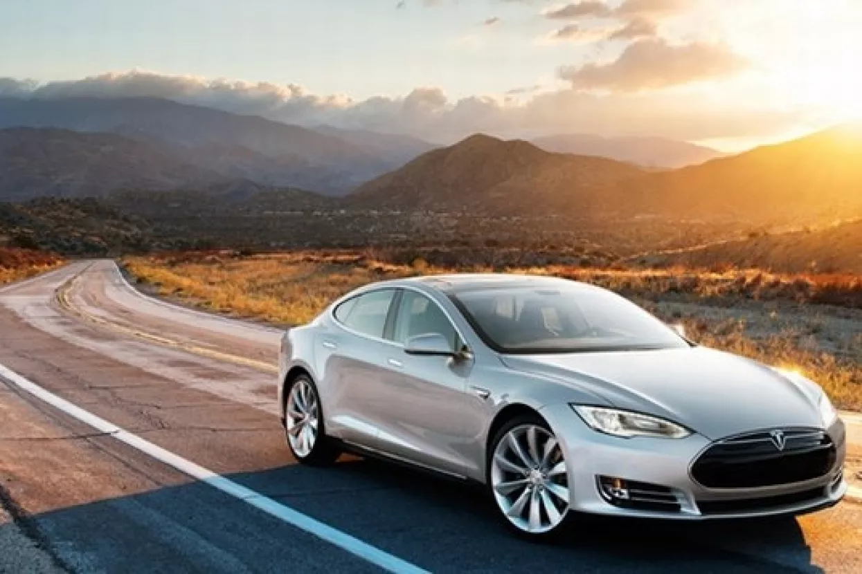 Tesla model S stigao u Smiljan