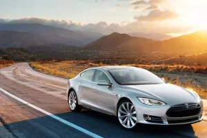 Tesla model S stigao u Smiljan
