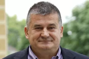 Raspisana tjeralica za Miroslavom Kutlom