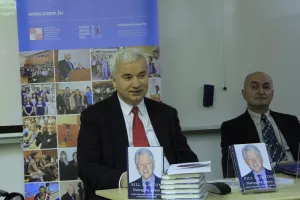 Dva svijeta američke politike kroz pero Billa Clintona i George W. Busha