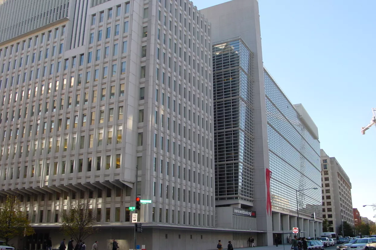 Rast će ojačati i u zemljama s visokim prihodima i zemljama u razvoju