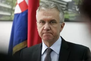 Ostojić ostaje ministar, ali bez nadzora nad HZZO-om