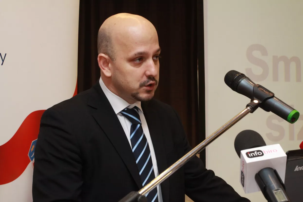 Maras: Moguć propis po kojem bi svaka tvrtka morala imati barem jednog zaposlenog