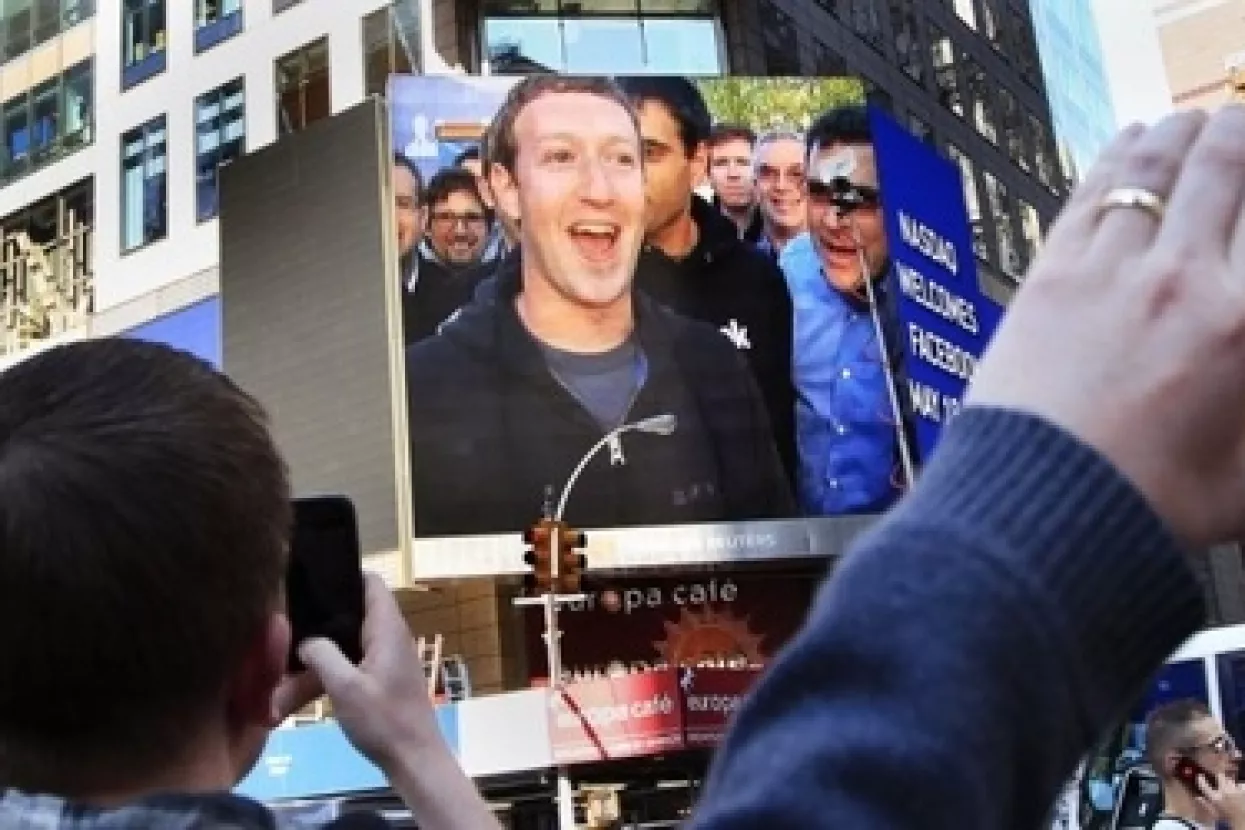 Facebook za dvije milijarde dolara kupuje Oculus