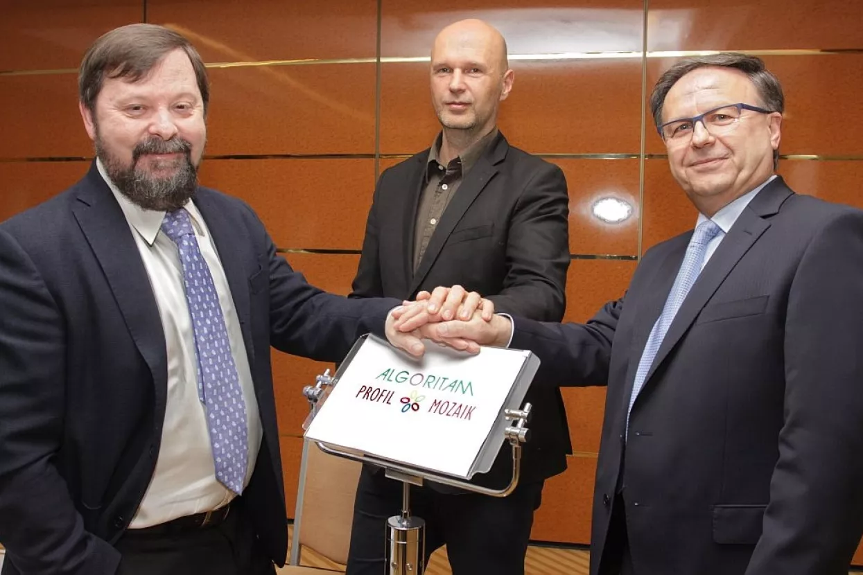 Algoritam, Profil i Mozaik ujedinjuju svoju maloprodajnu mrežu