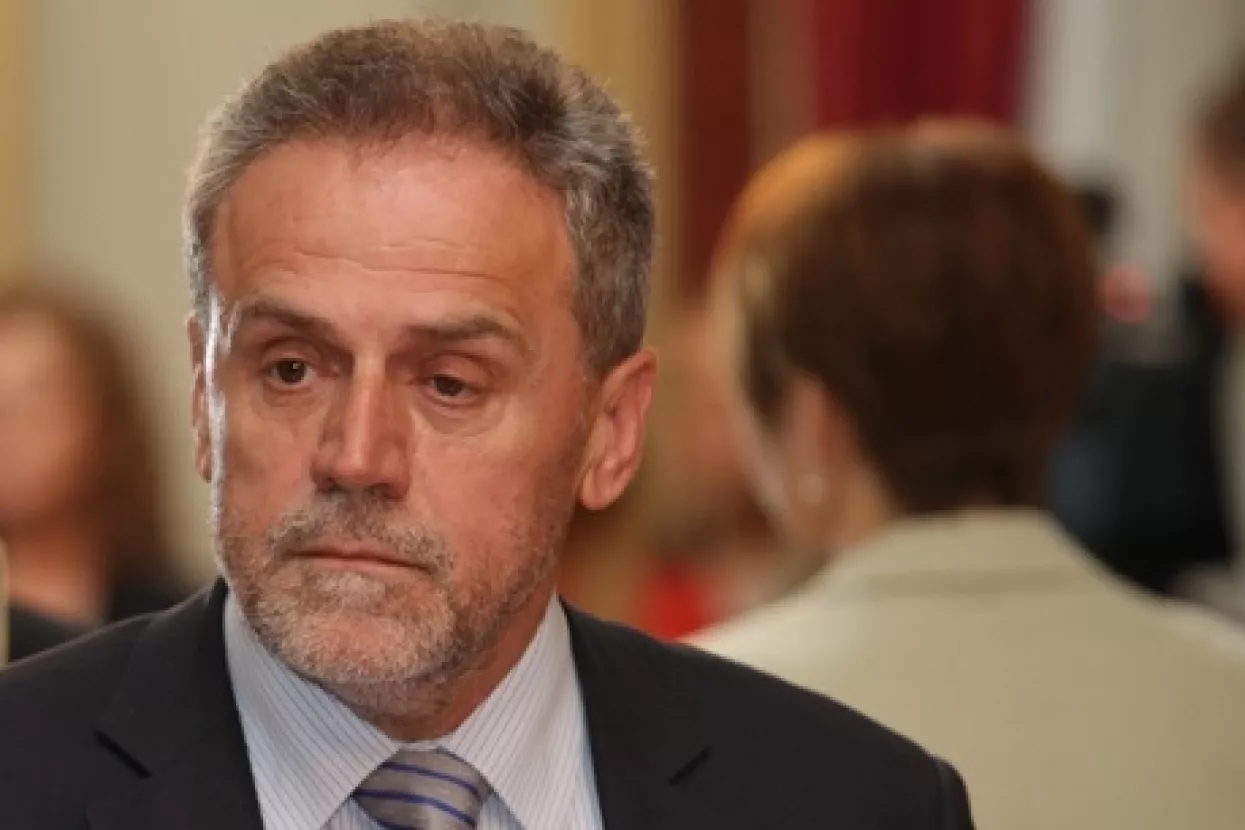 Koliko Holding dodatno izdvaja za plaće nekvalificiranih zaposlenika?