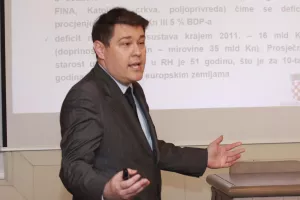 Lalovac najavio manje plaće u javnom sektoru, mjere za blokirane i porezno rasterećenje