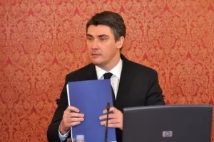Pada rejting Vlade: Imamo jo&scaron; godinu dana