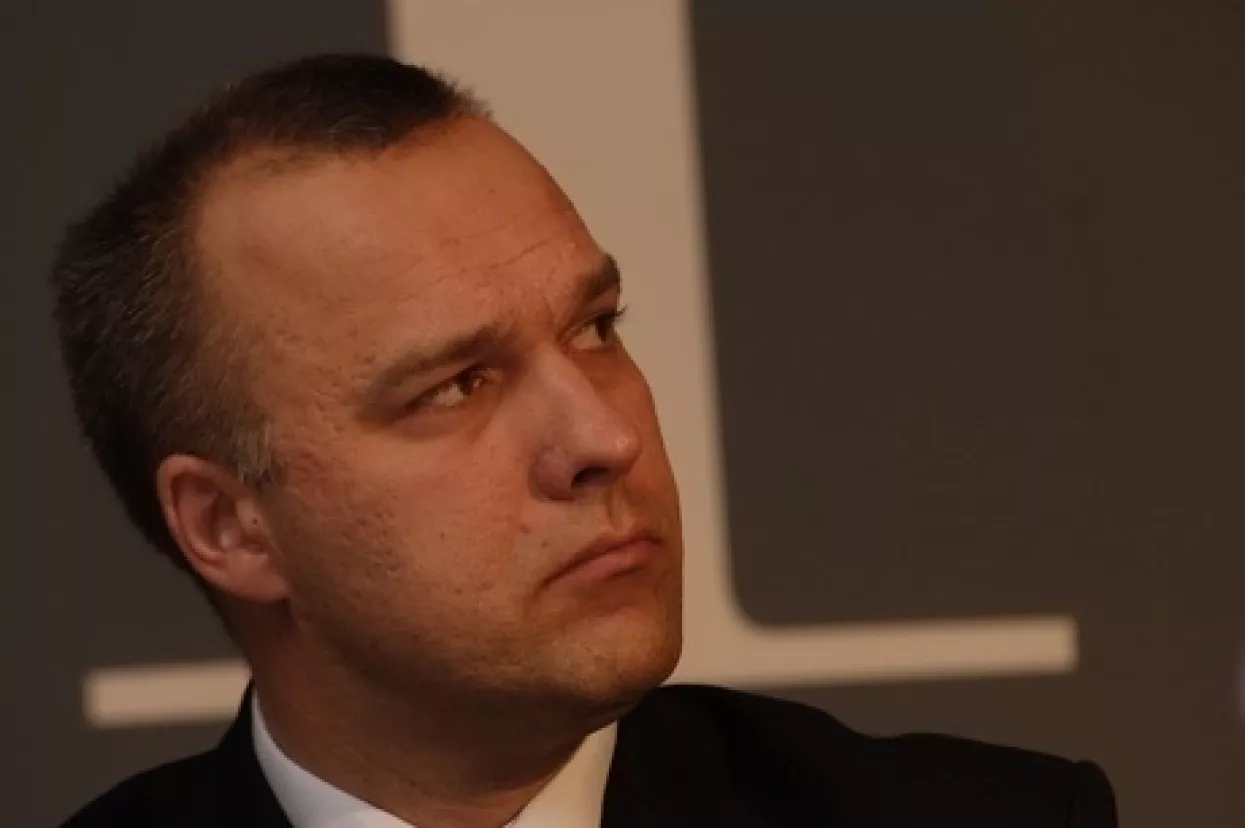 HT se povlači s Londonske burze