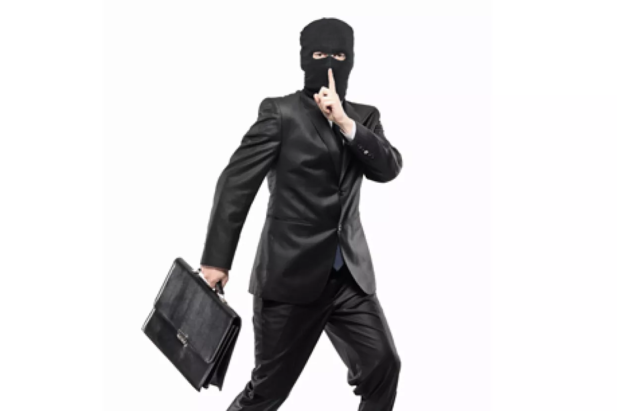 Lažni direktori: 8 načina za spas od 'Raiders Attacka'