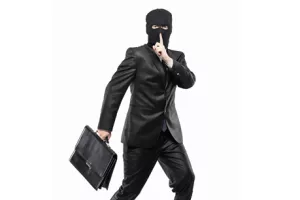 Lažni direktori: 8 načina za spas od 'Raiders Attacka'