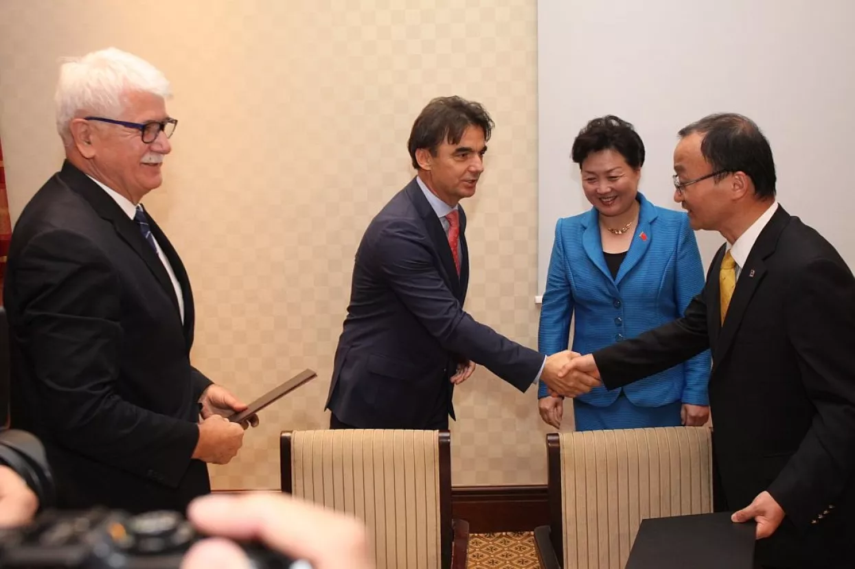 Luka ploče i kineski CNBM potpisali ugovor za terminal rasutih tereta