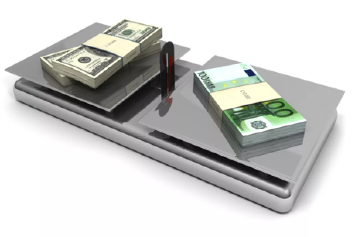 Kakvu budućnost euru i dolaru predviđaju stručnjaci Deutsche Bank?